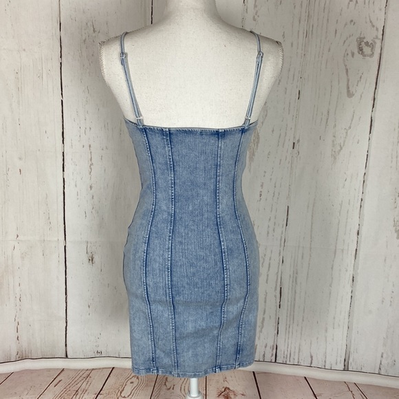 Mini denim dress - Picture 3 of 5